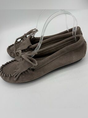 Minnetonka Suede Leather Moccasins Gray Loafers Slip On Size 7.5 Women Slip On